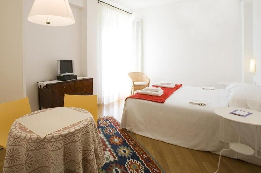 Hotel Emilia 4*