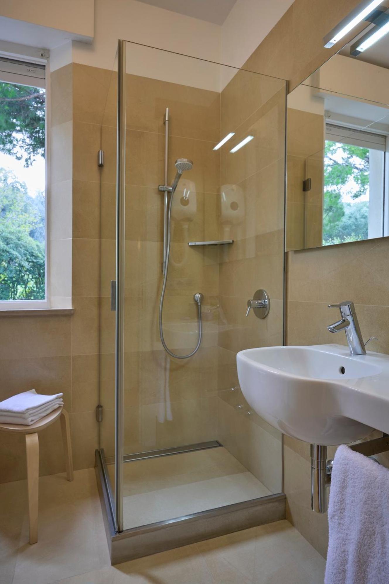 Hotel Emilia 4*